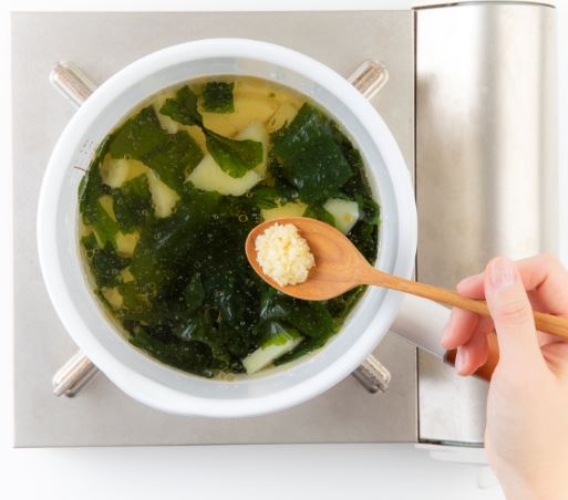 감자미역국 만들기 6단계