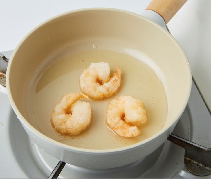 깻잎퓌레를 곁들인 삼치새우 만들기 4단계