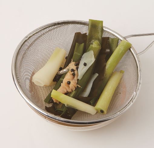 멸치 전복 저염국수 만들기 1단계
