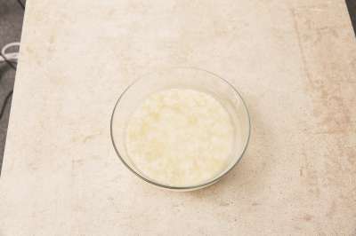 토마토를 곁들인 마늘밥 만들기 1단계