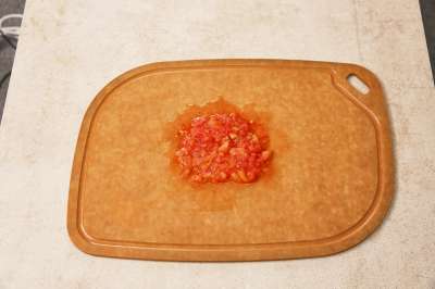 토마토를 곁들인 마늘밥 만들기 5단계