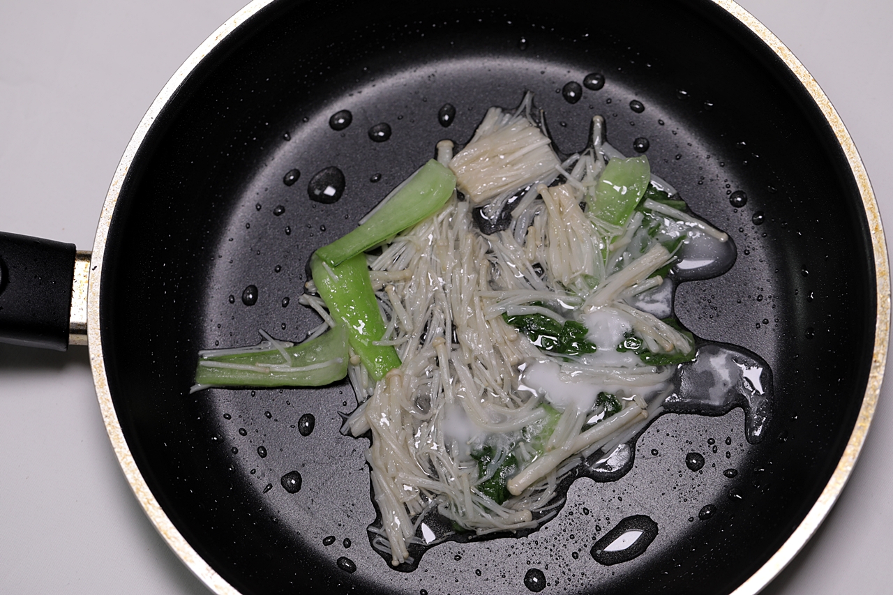 팽이버섯 야채볶음 만들기 5단계