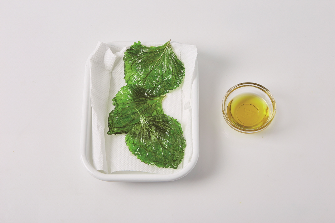 깻잎향을 입힌 관자 샐러드 만들기 2단계