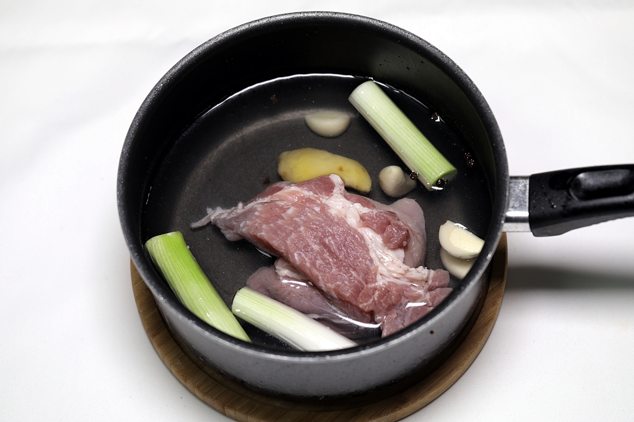 돼지고기 수육 부추부침 만들기 1단계