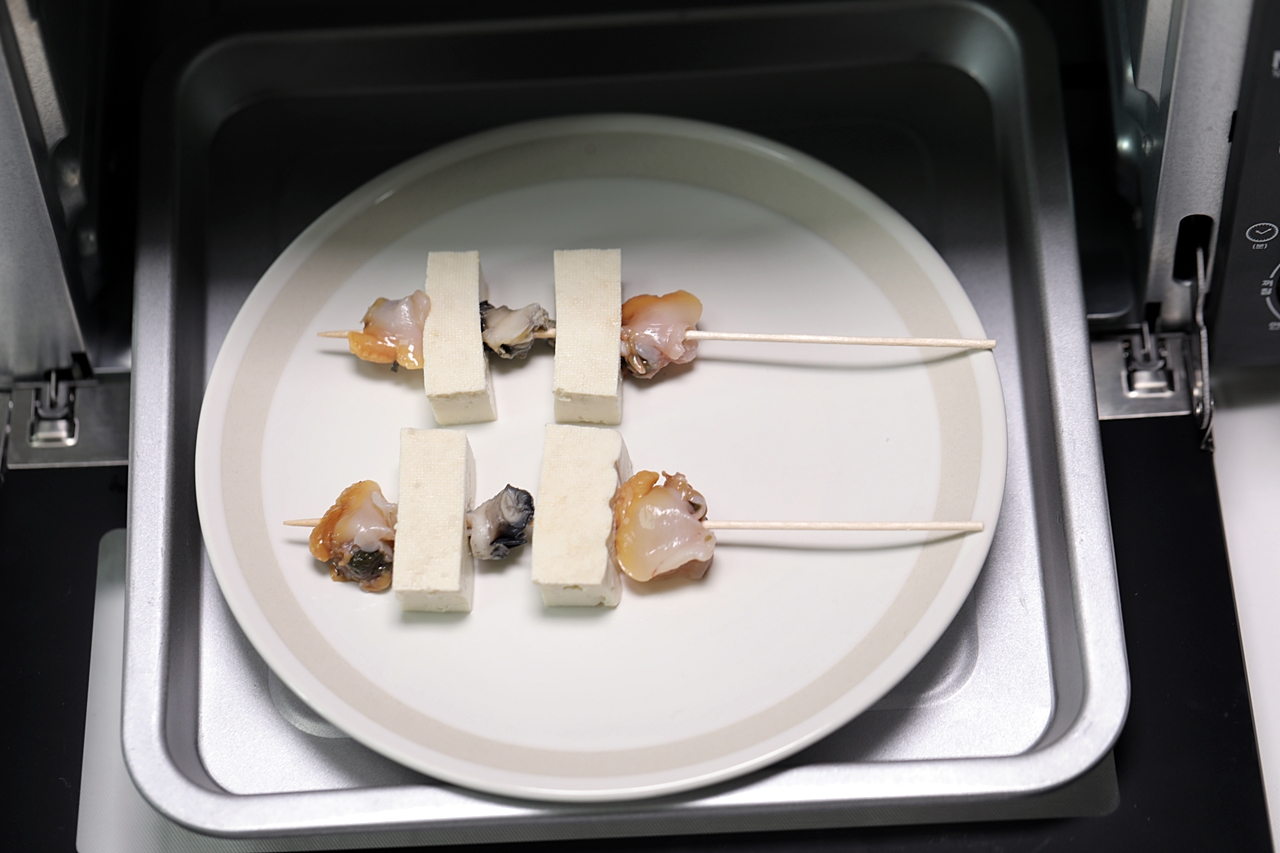 두부 해산물 꼬치구이 만들기 6단계